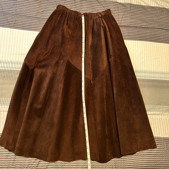 Retro Suede skirt - Picture 3 of 4